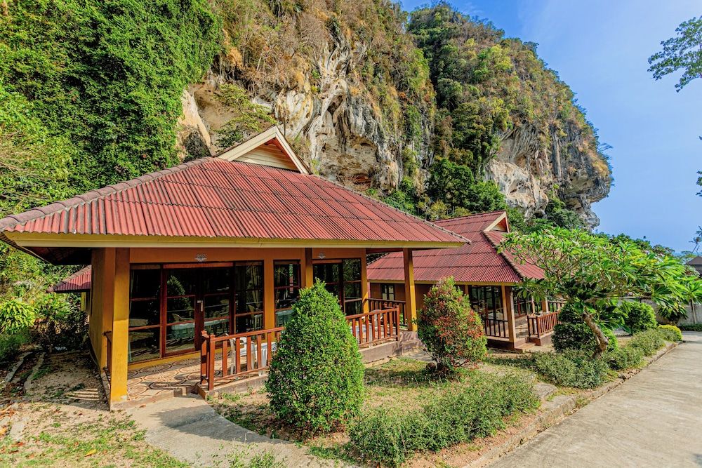 undefined Tonsai Bay Resort 8