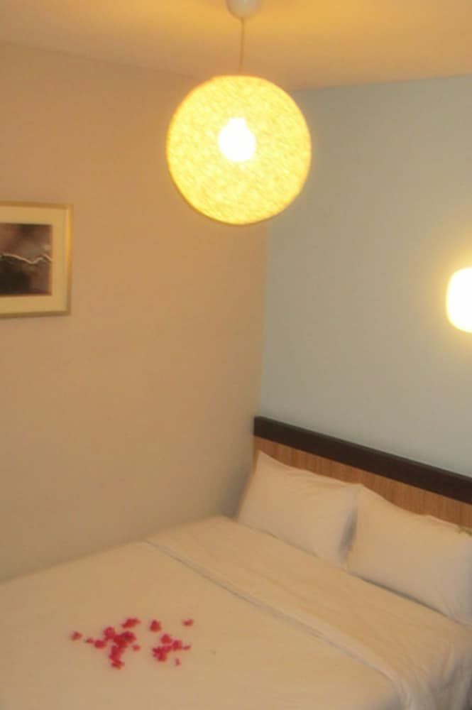 undefined Station Eight Inn 5