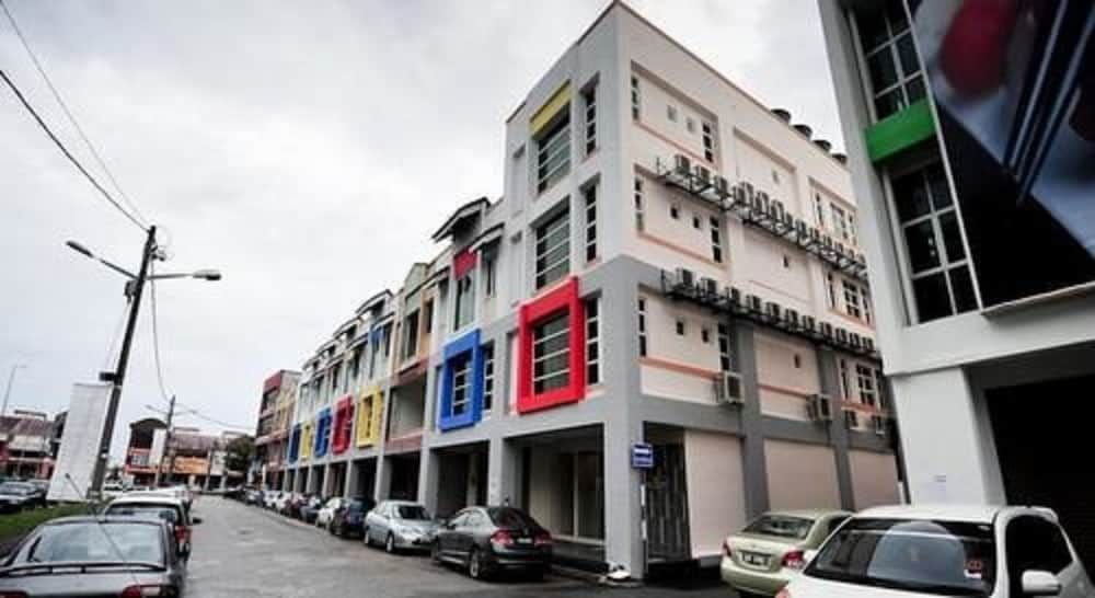 undefined Station Eight Inn 2