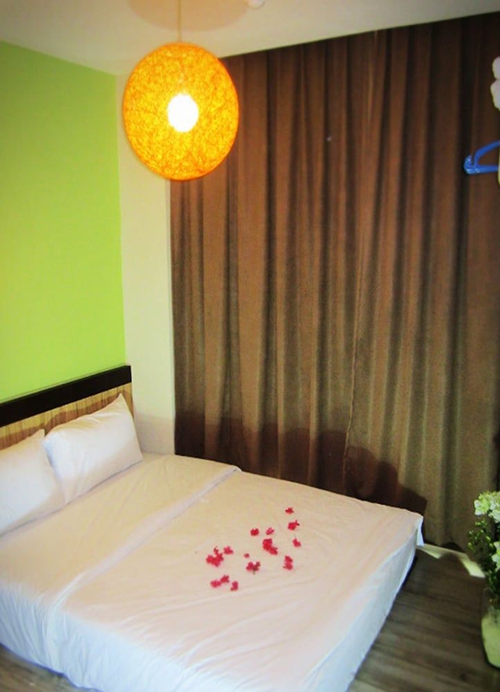 undefined Station Eight Inn 7