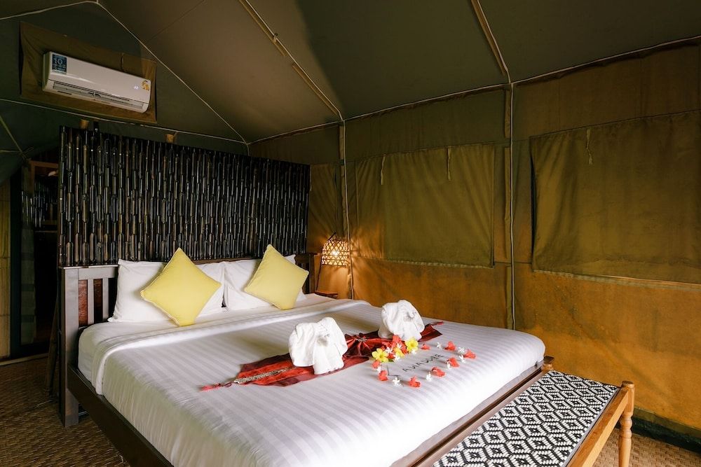 Khaosok Boutique Camps Sunset View 2