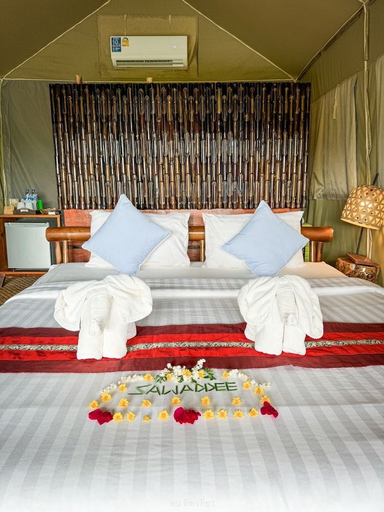 Khaosok Boutique Camps Sunset View 4