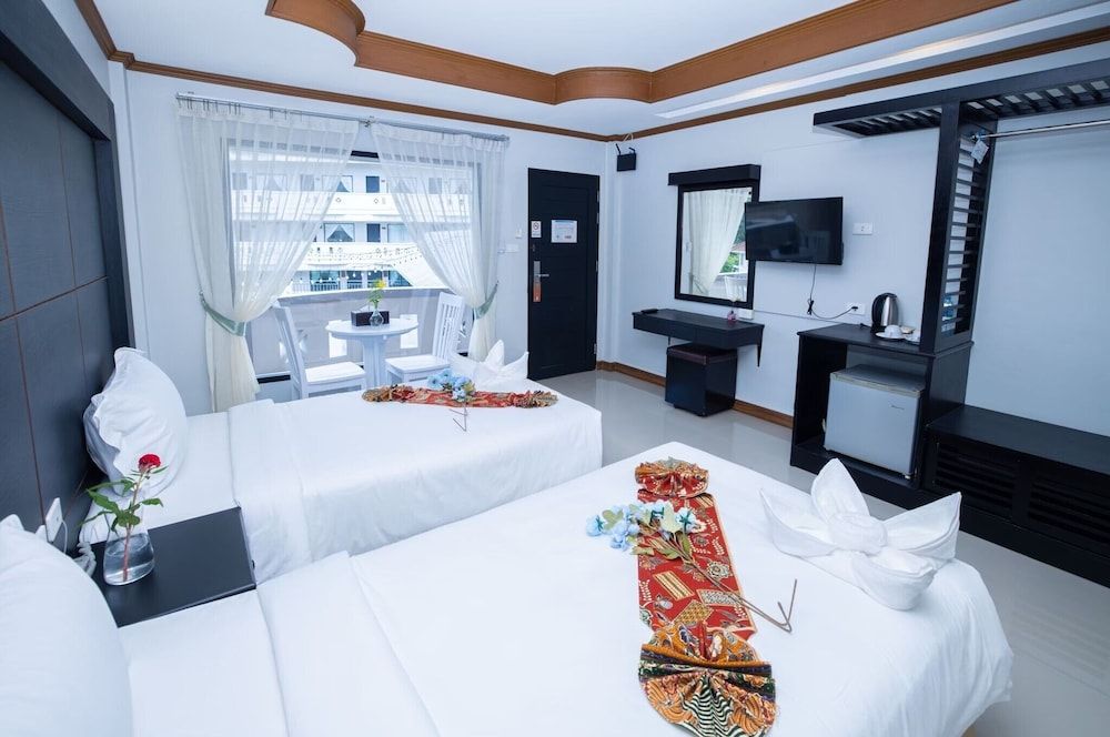 Blue Carina Hotel Deluxe Twin Room 3