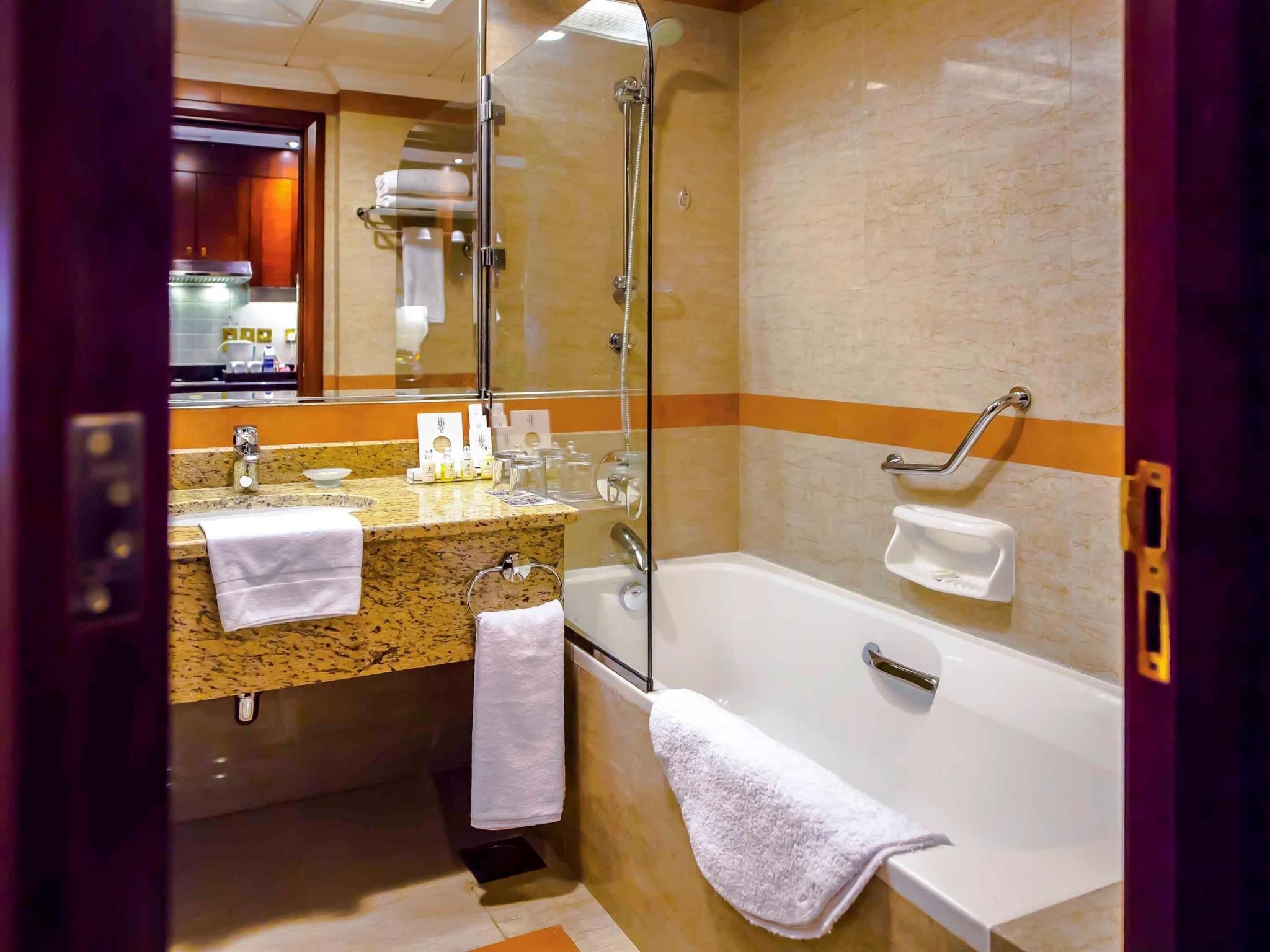 Grand Mercure Majlis Residences Studio Twin Bed 2