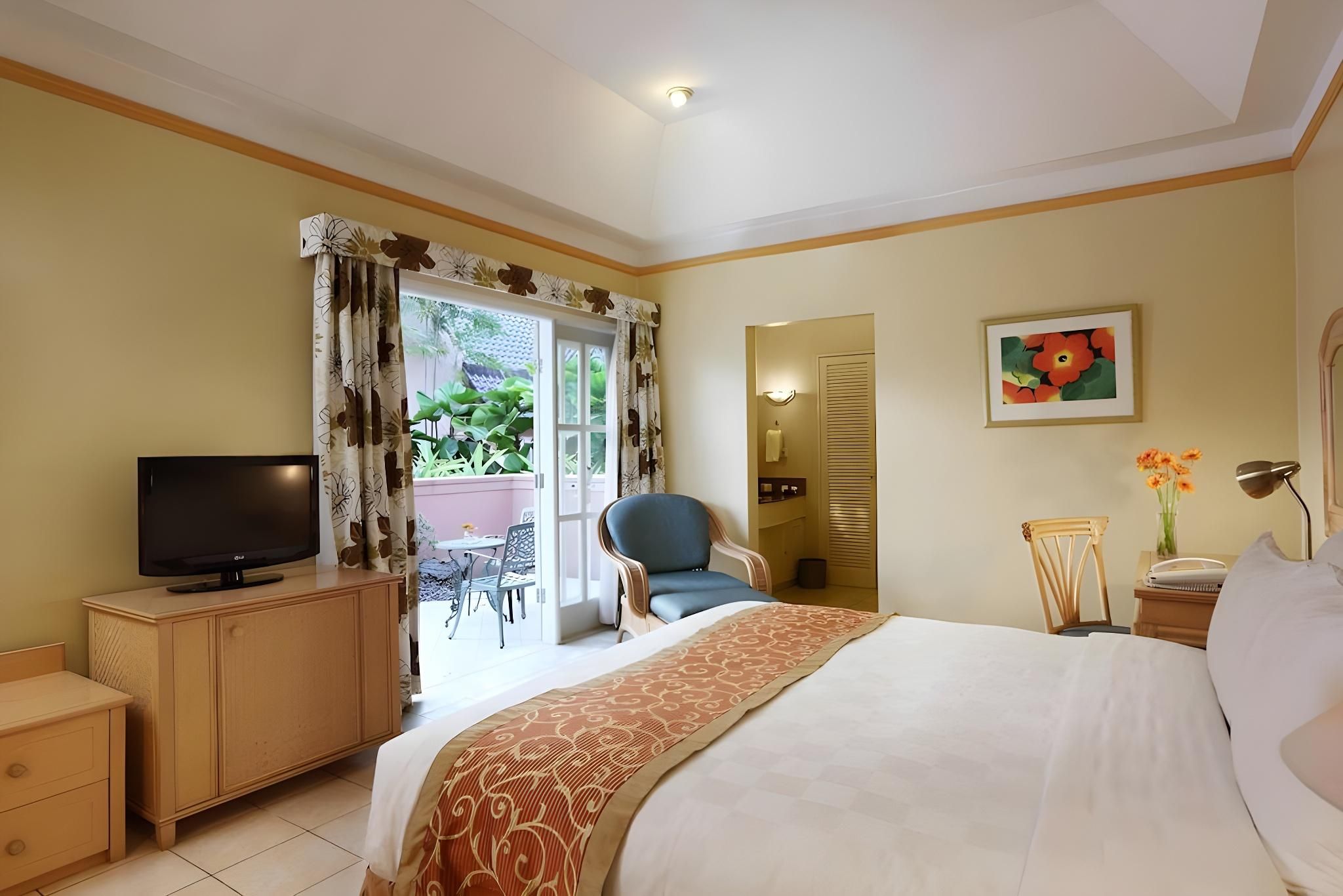 Aryaduta Lippo Village Villa Deluxe 2