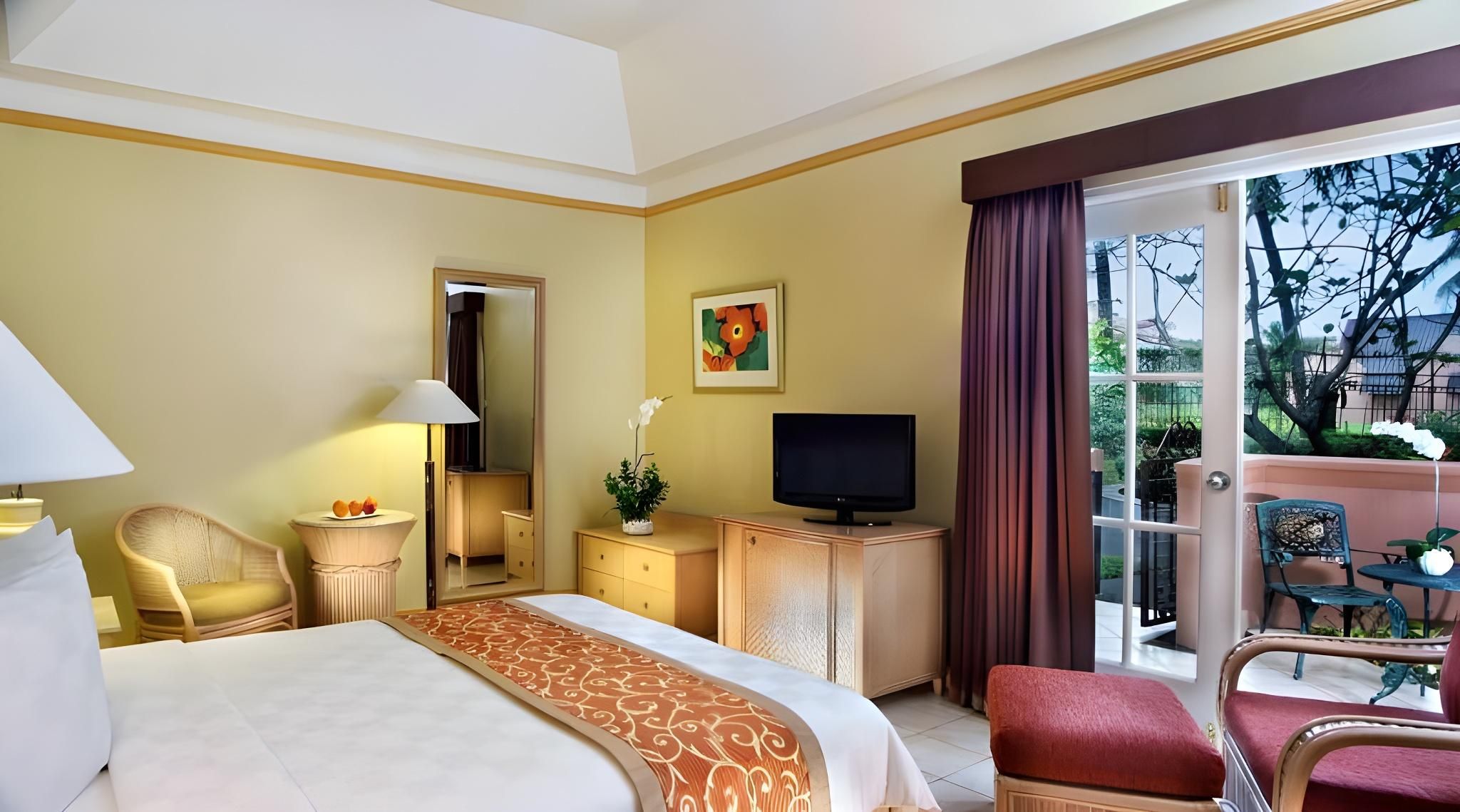 Aryaduta Lippo Village Villa Deluxe