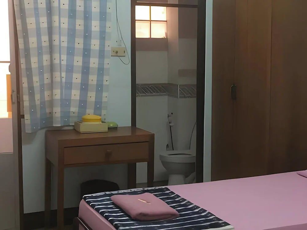 Ban Wiang Guest House Standard Twin Room with Fan 5