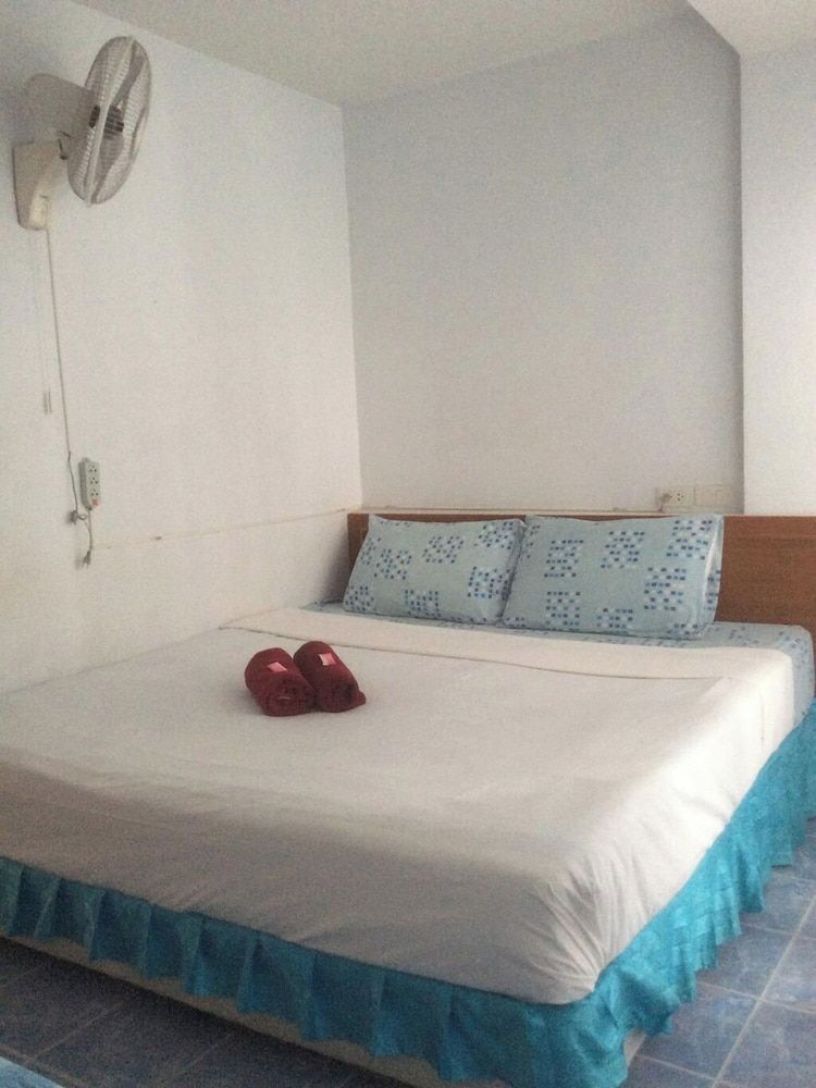 Standard Triple room with Air condition