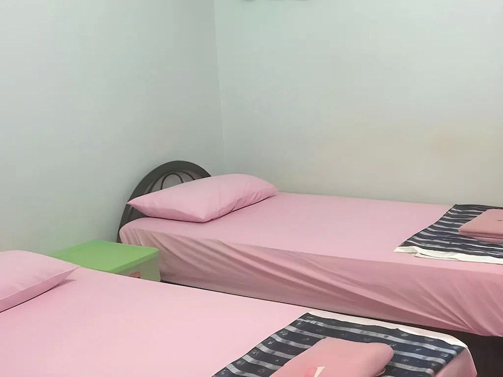 Ban Wiang Guest House Standard Twin Room with Fan 2