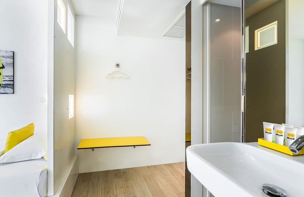 Mood Hotel Pattaya Mood S Twin Bed 4