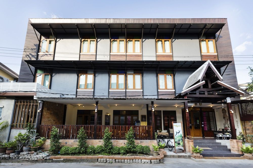 undefined Lee Chiang Hotel 2