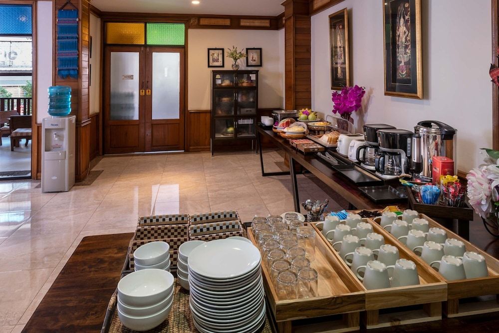 undefined Lee Chiang Hotel 6