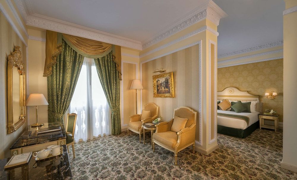 Royal Rose Hotel Abu Dhabi, Curio Collection by Hilton
