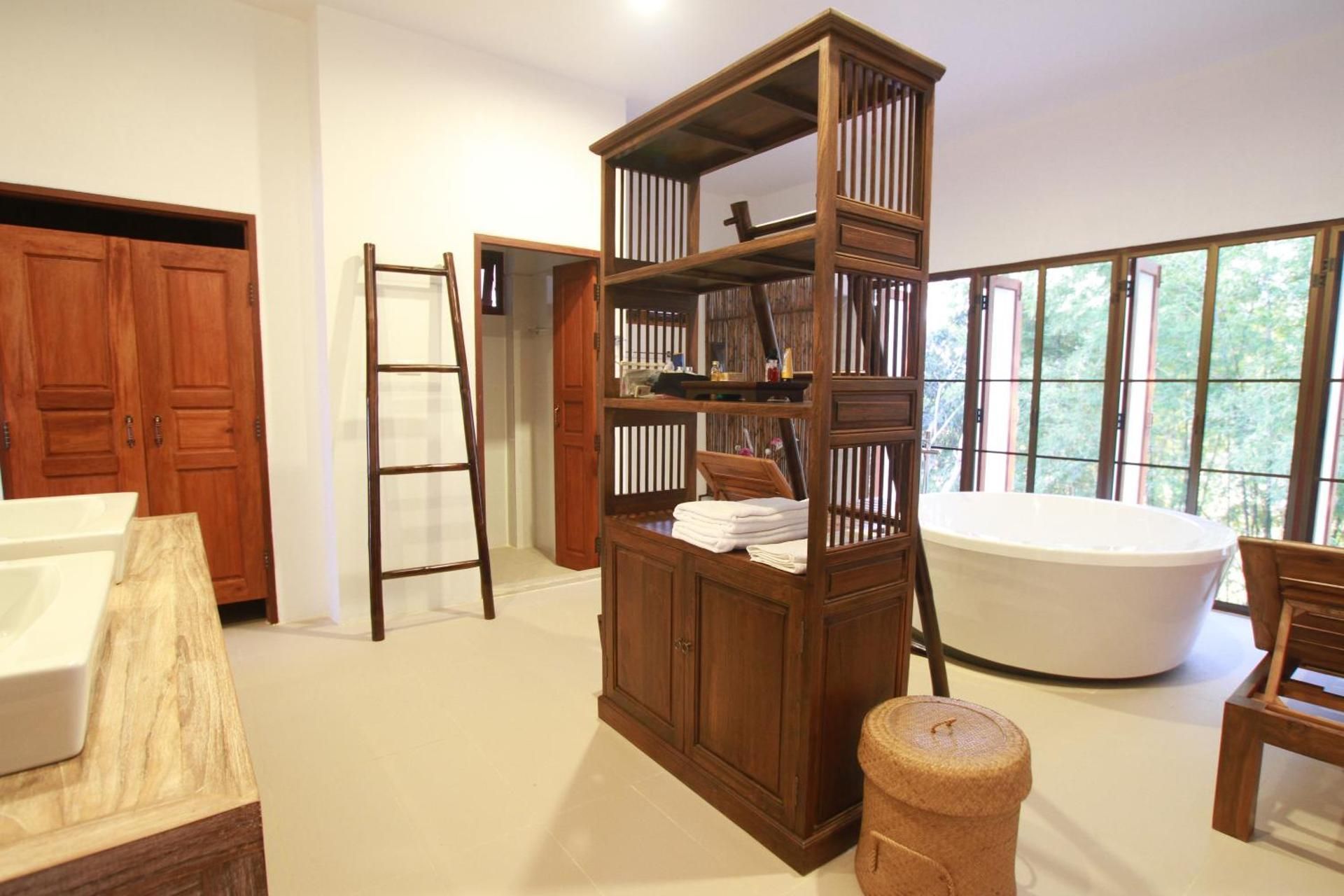 King Suite with SPA Bath