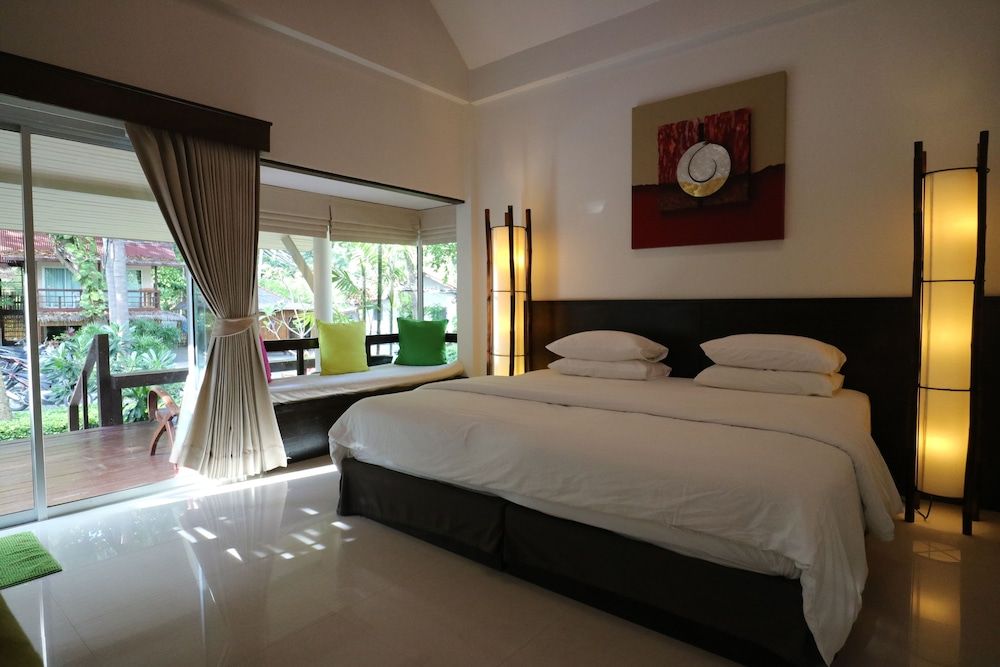 Suite with living room