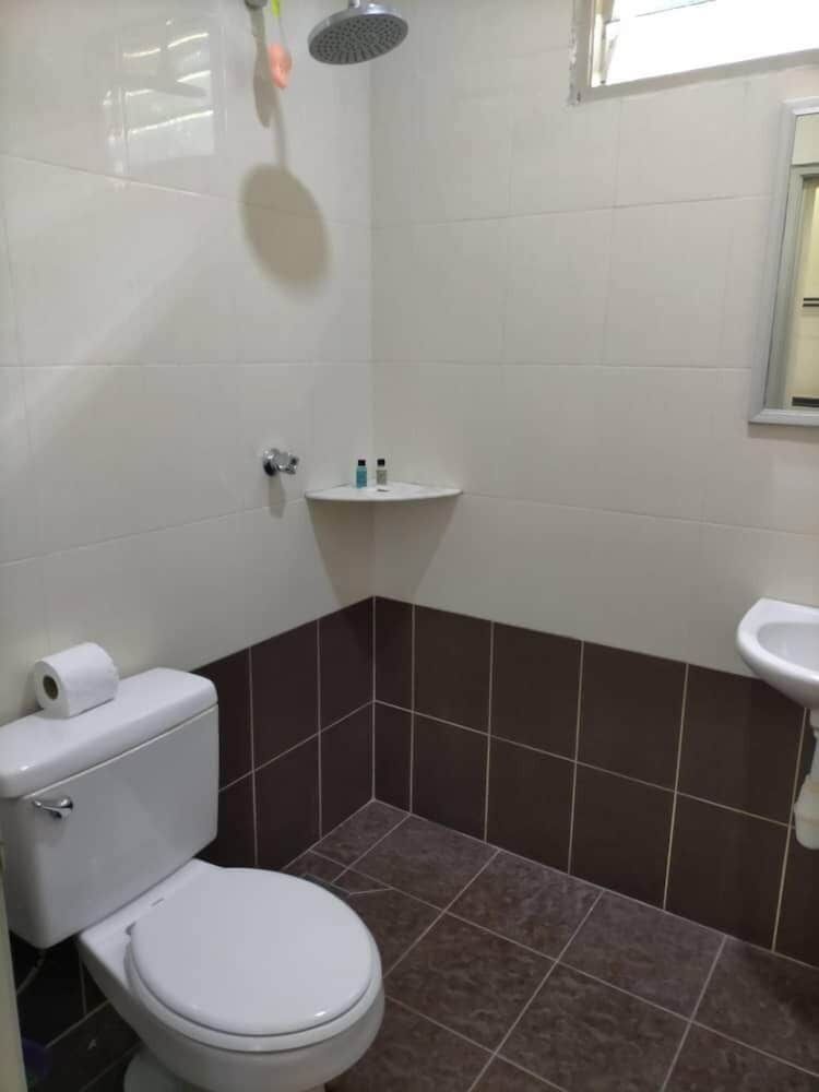 Padimas Villa @Datai Valley Signature Single Room, 1 King Bed, Mountain View 5