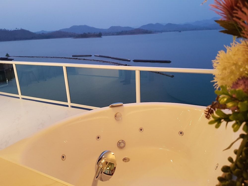 Raya Buri Resort Jacuzzi Villa with King Bed 5