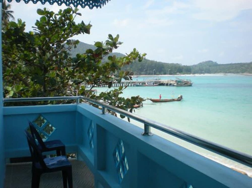 Beachfront Suite Room