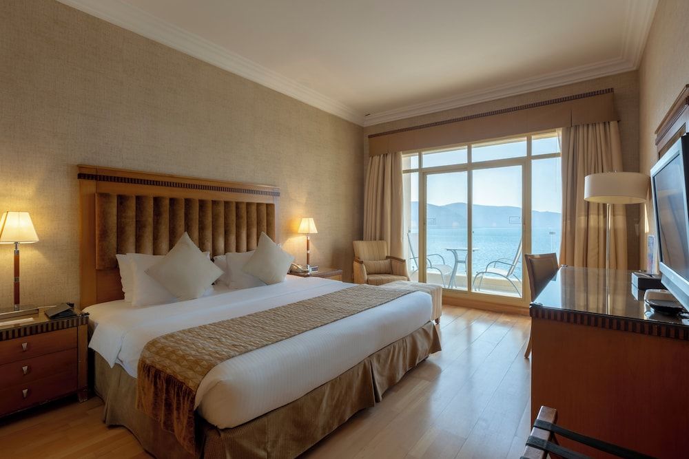 Atana Khasab Hotel Deluxe Suite 3