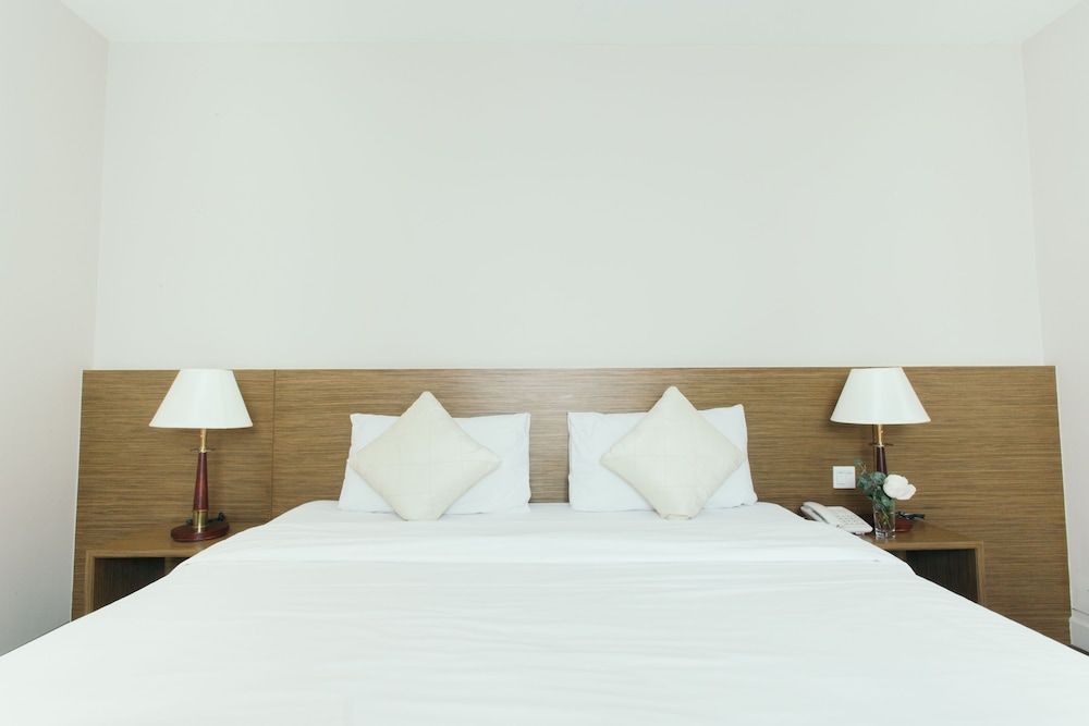 Thomson Residence Hotel Standard Double Room 2