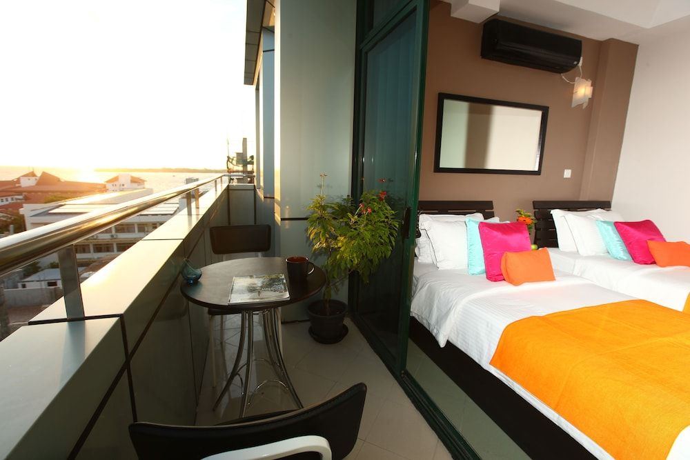 undefined The Beehive 3