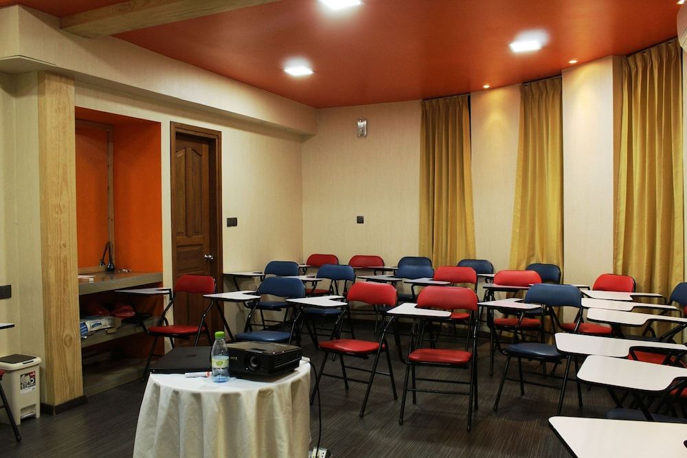 undefined The Beehive 7