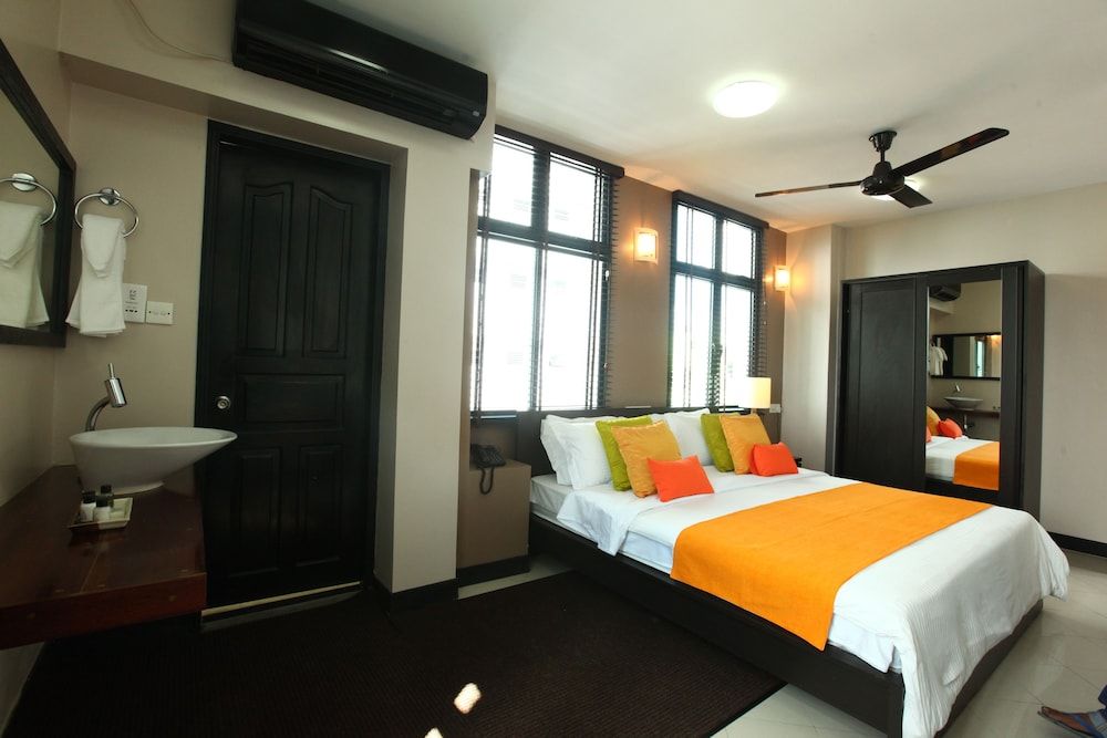 The Beehive Superior Double Room 3