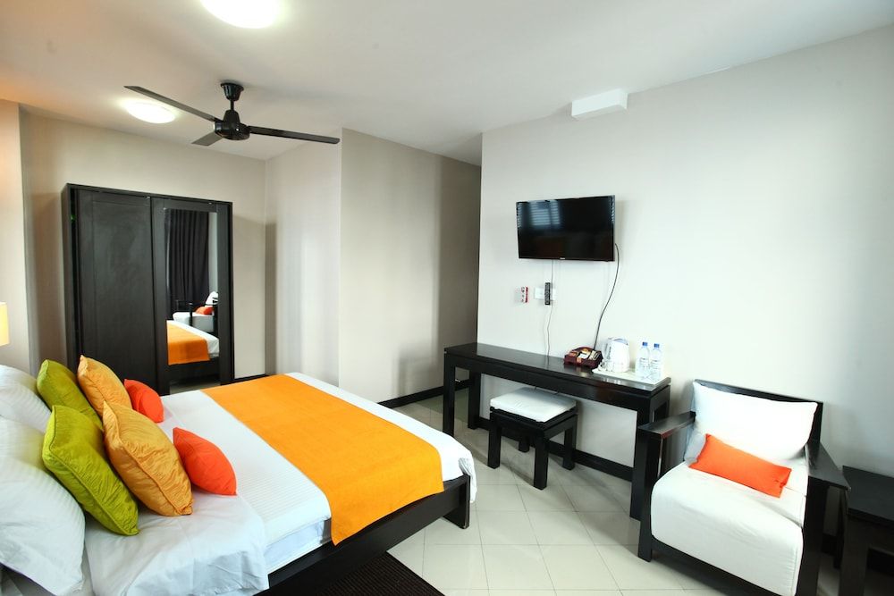 The Beehive Superior Double Room 4