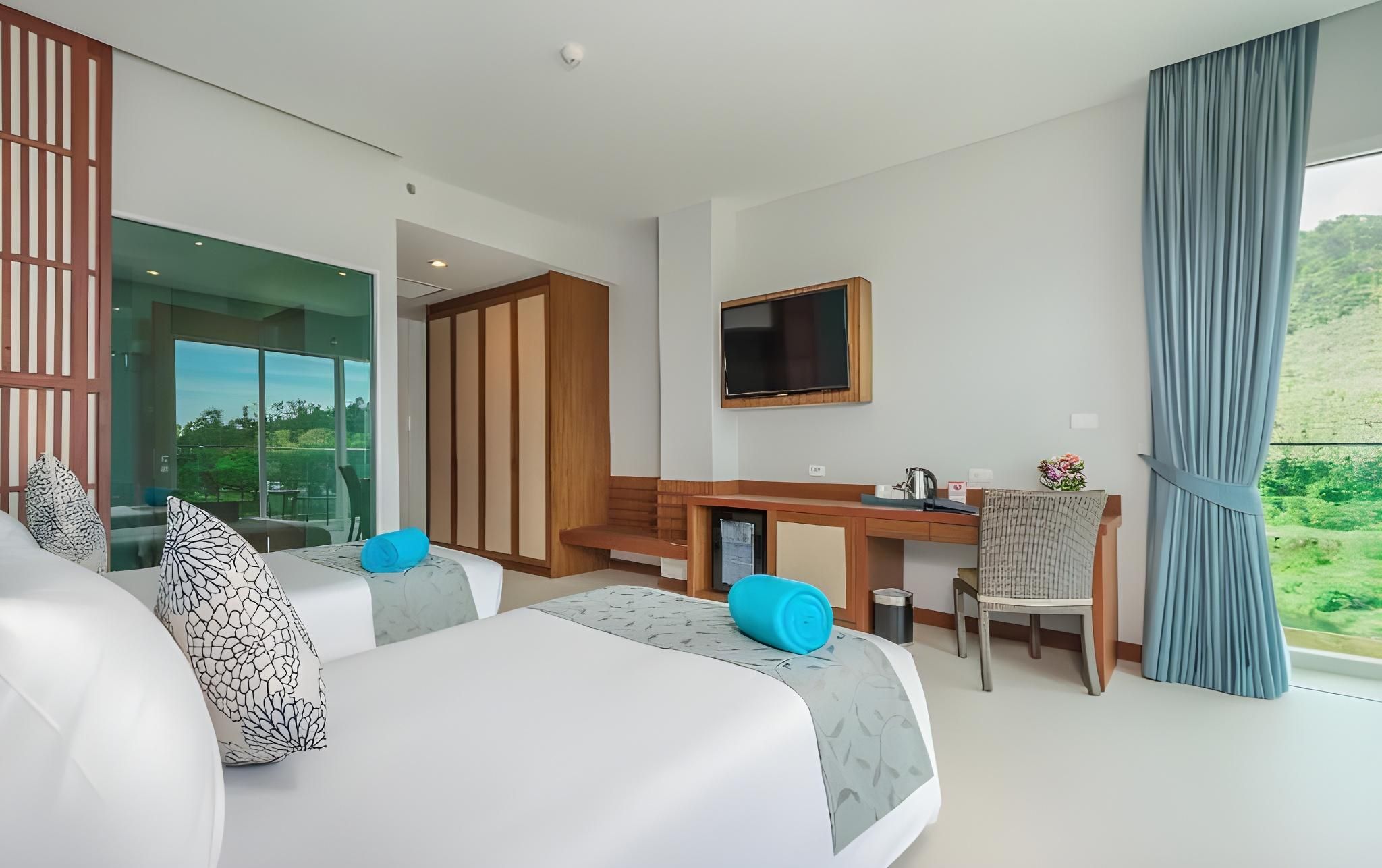 Fishermen's Harbour Urban Resort Deluxe Twin Room