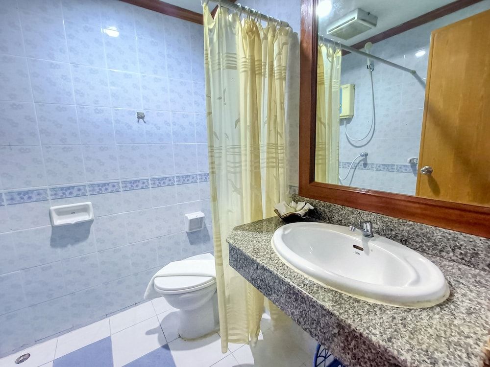 Hack Patong Beach Hotel Standard Double Room, 1 King Bed 6