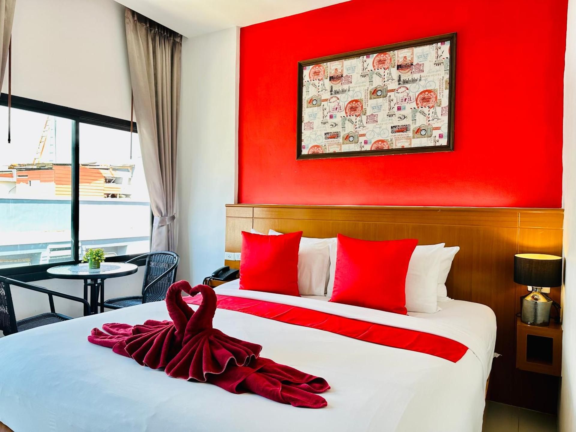 undefined PJ Patong Resortel 3