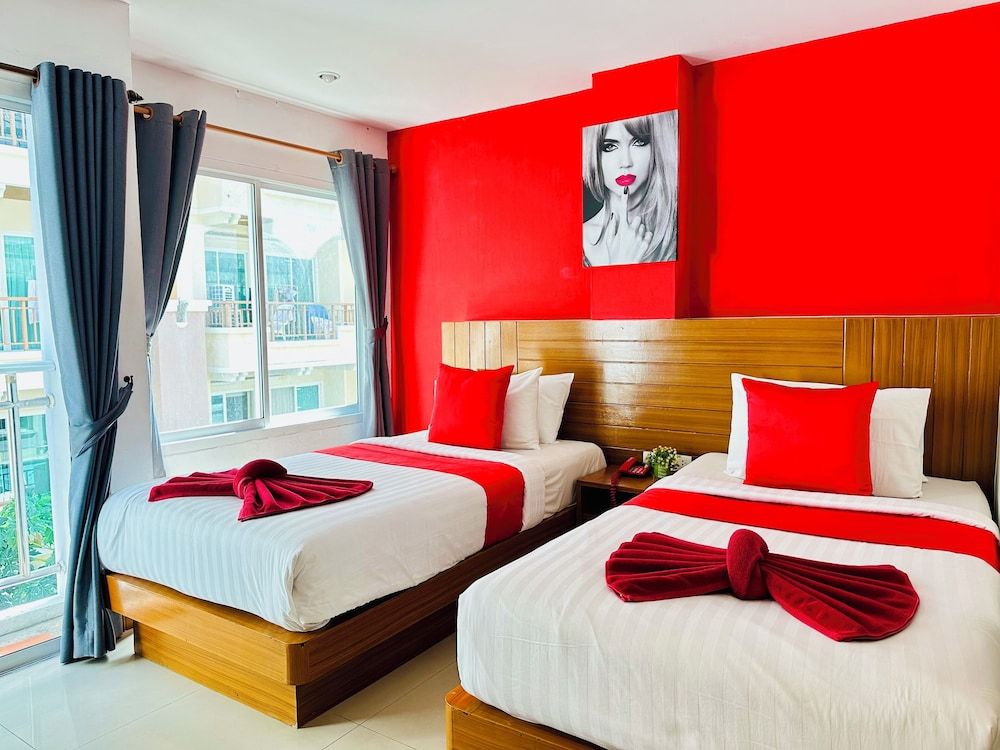 undefined PJ Patong Resortel