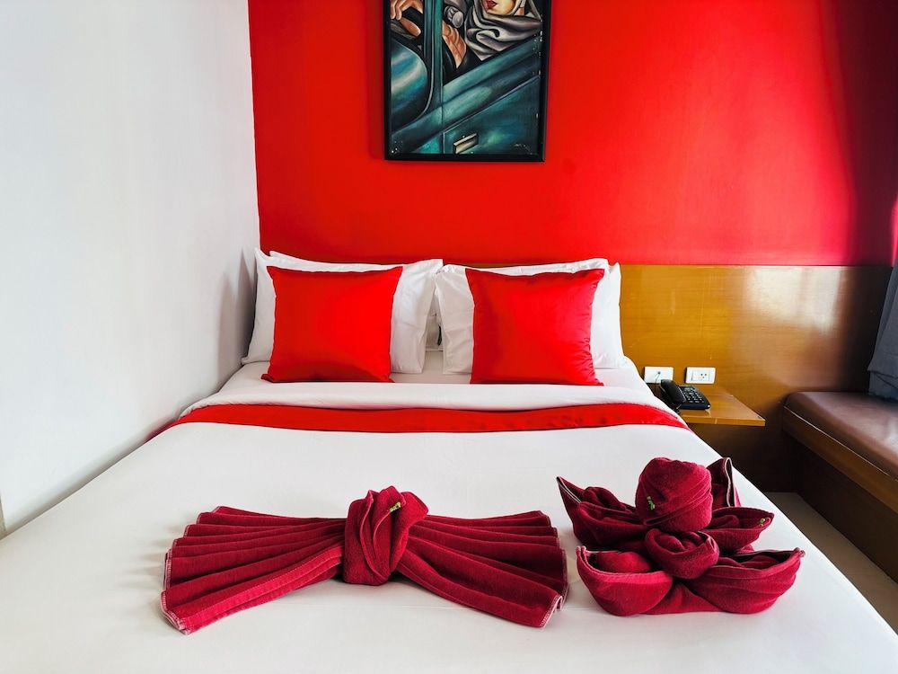 undefined PJ Patong Resortel 8