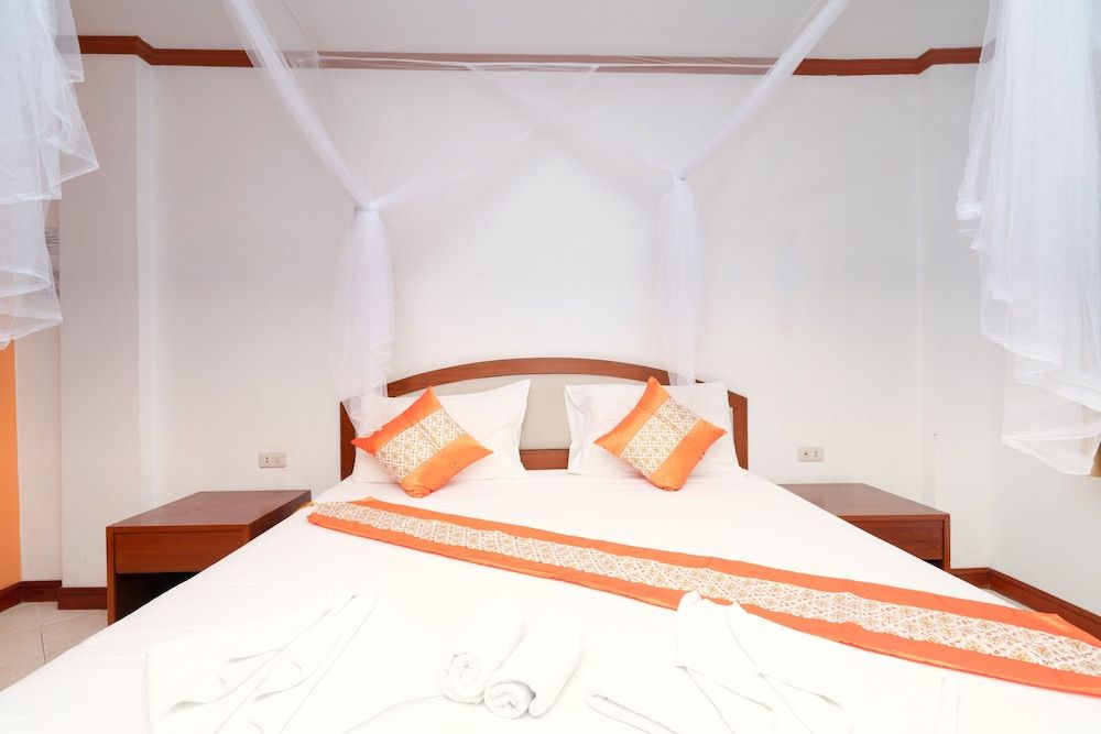 Sai Rougn Residence Junior Suite, 1 Bedroom, Pool Access, Garden Area