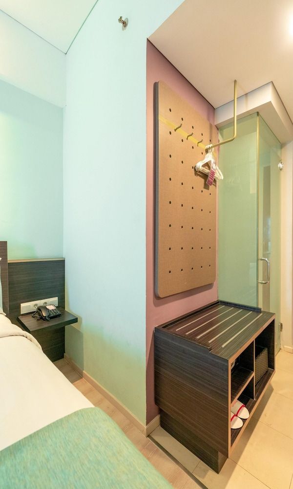 Brits Hotel Puri Indah Standard Room 6