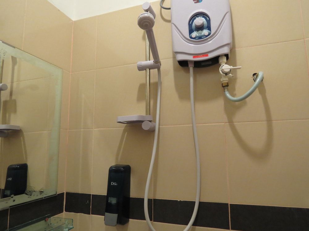 Cactus Inn Standard Room 6