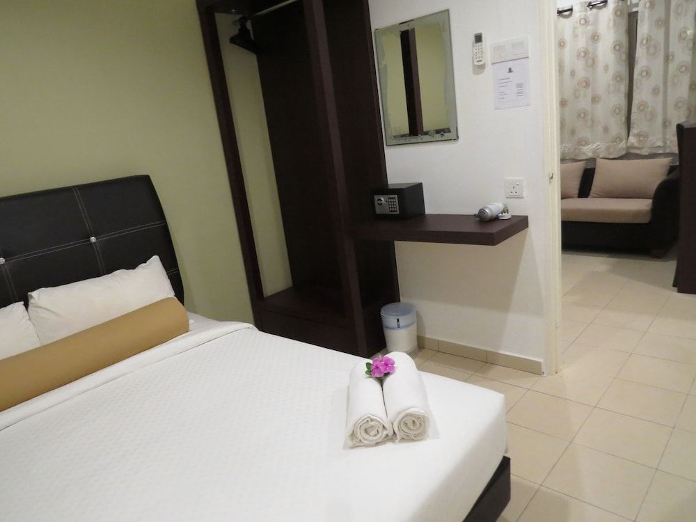 undefined Cactus Inn 10