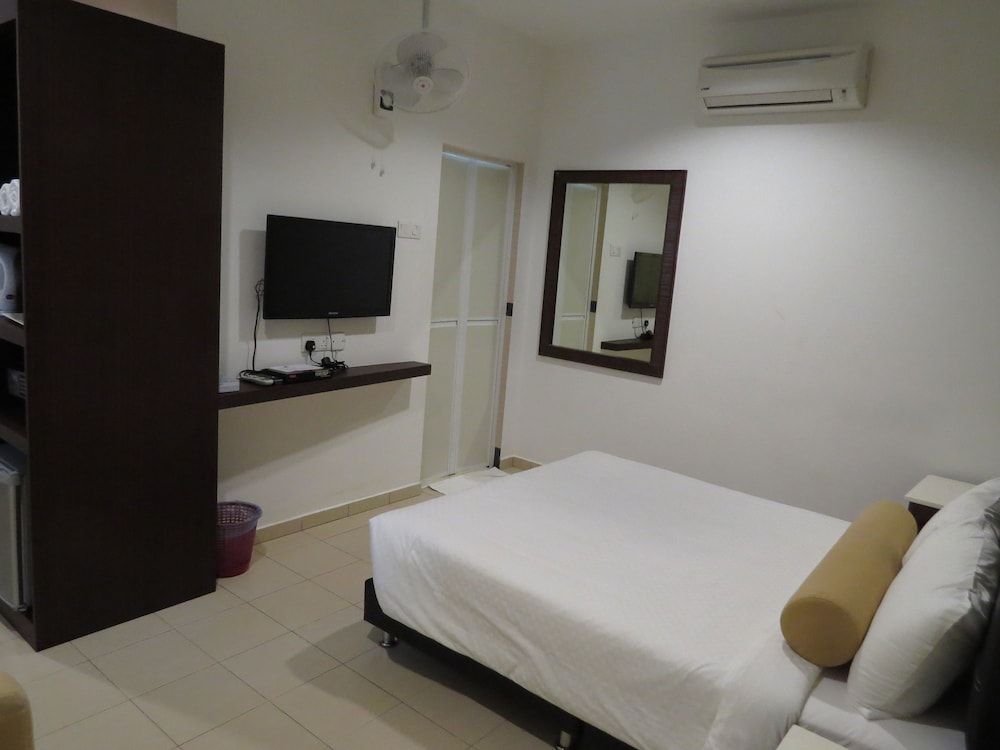 Cactus Inn Standard Room 10