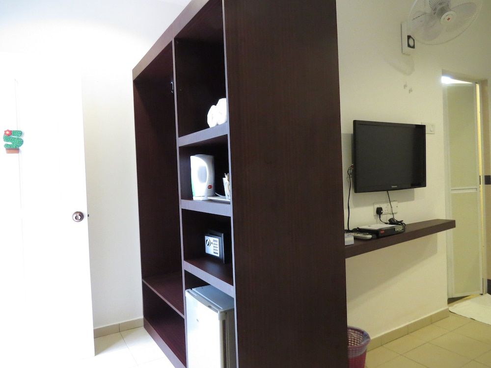 Cactus Inn Standard Room 8