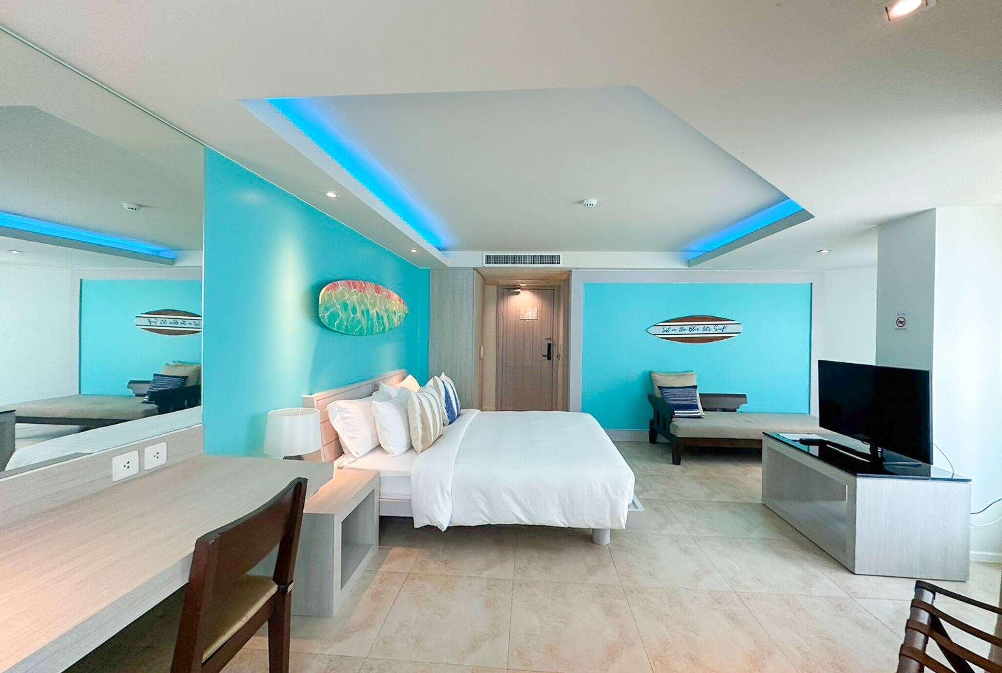 1 King Bed, Superior Room, Non-Smoking