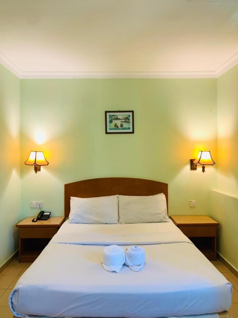 Twin Private Bathroom