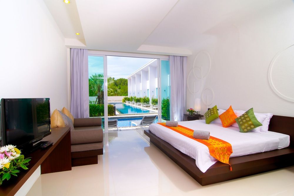 The Palmery Resort Deluxe Room, Pool Access 5