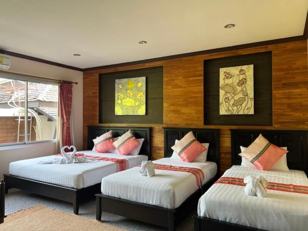 Family Room (4 Adults)