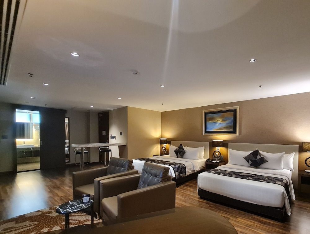 The Light Hotel Penang Family Suite, Private Bathroom, City View 4