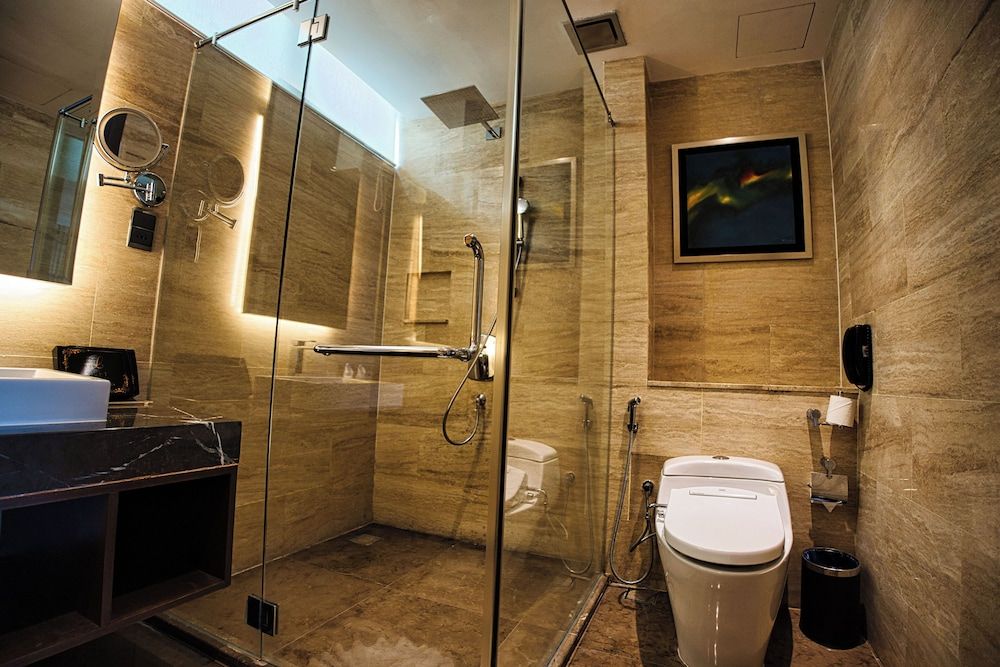 The Light Hotel Penang Family Suite, Private Bathroom, City View 6