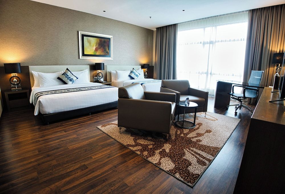 The Light Hotel Penang Family Suite, Private Bathroom, City View 3