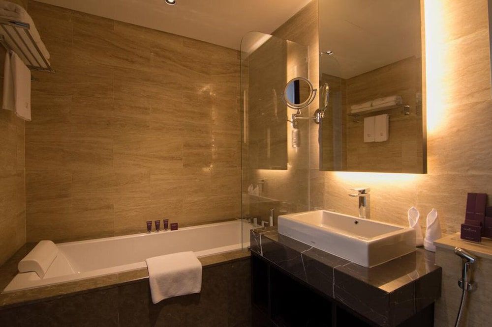 The Light Hotel Penang Family Suite, Private Bathroom, City View 7