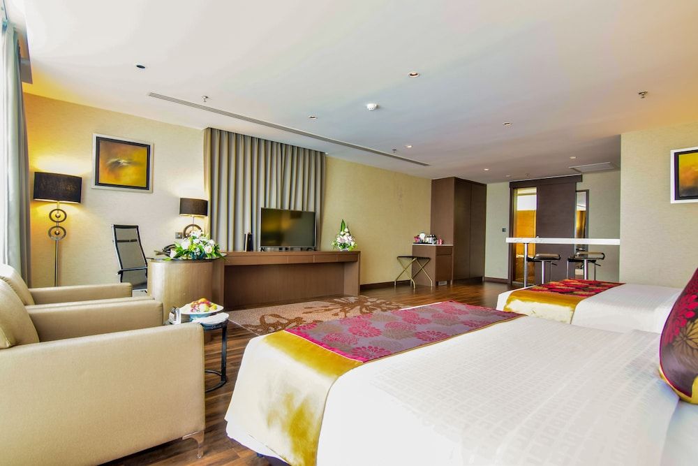 The Light Hotel Penang Family Suite, Private Bathroom, City View 5