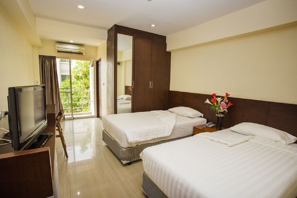 The Loft Resort Bangkok Standard Twin Room