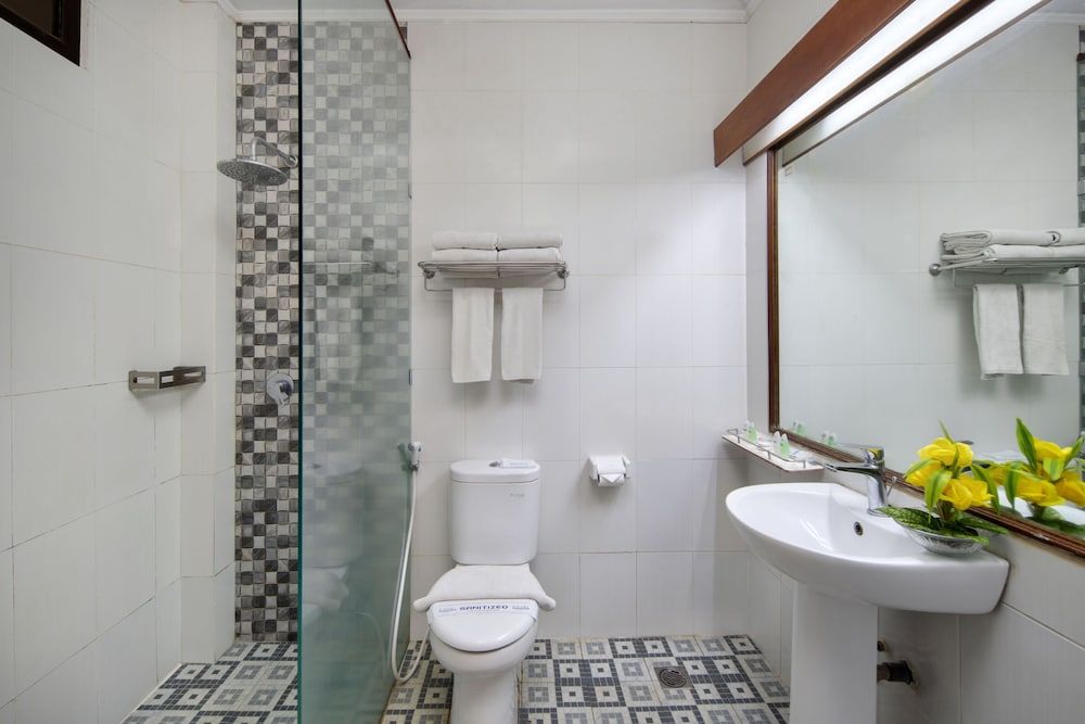 Royal Hotel and Convention Tretes Family Room 3